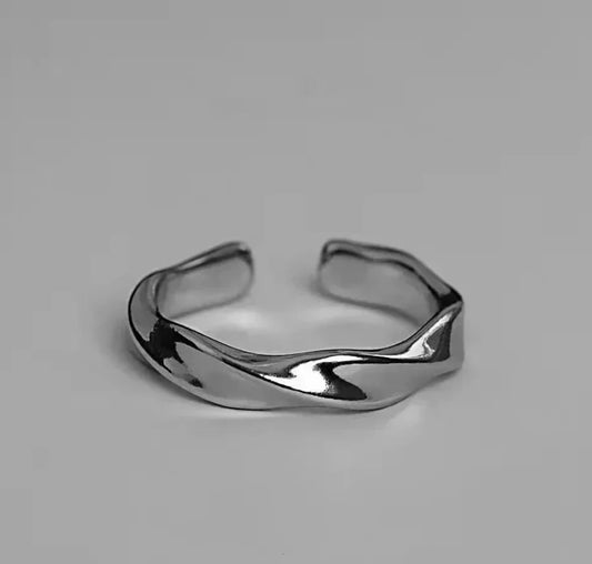 Timeless Mobius Wave Ring